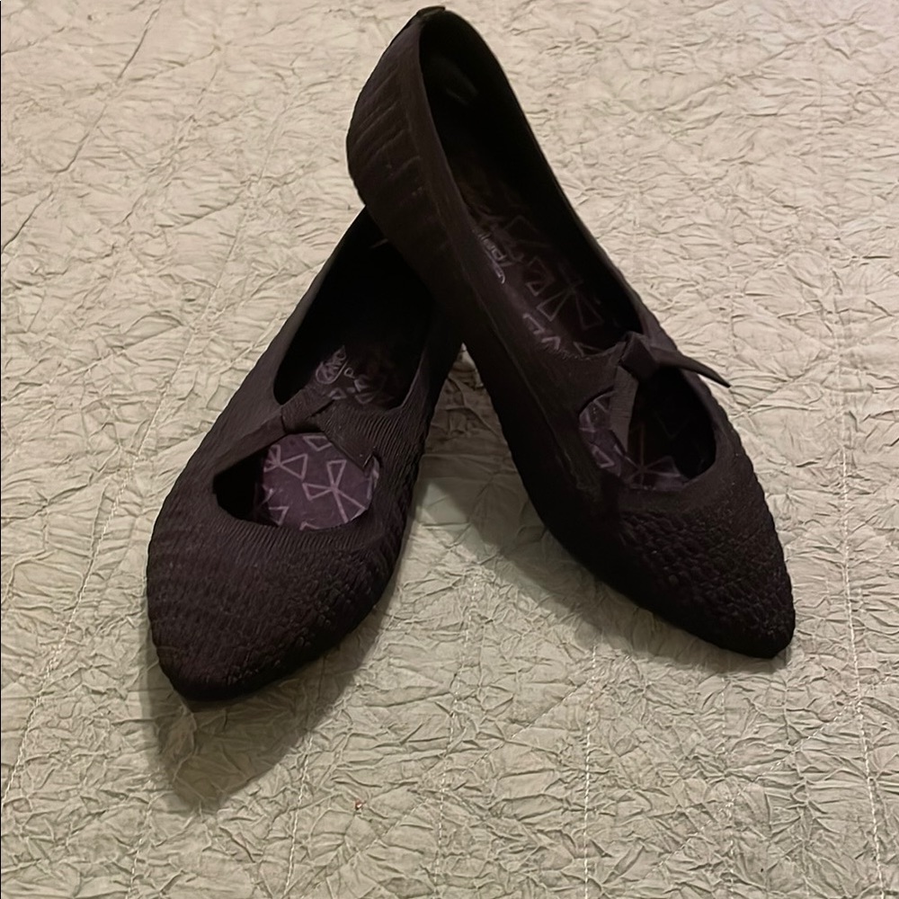 New Women's Black Flats